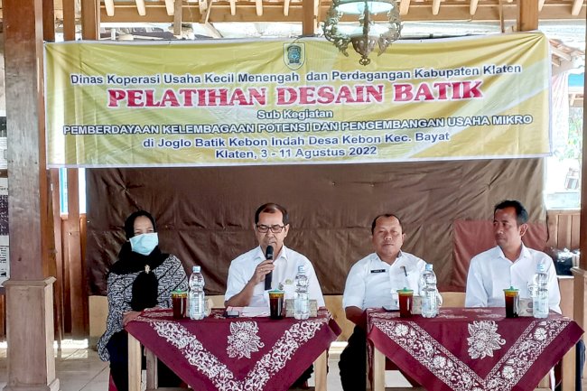 Pelatihan Desain Batik