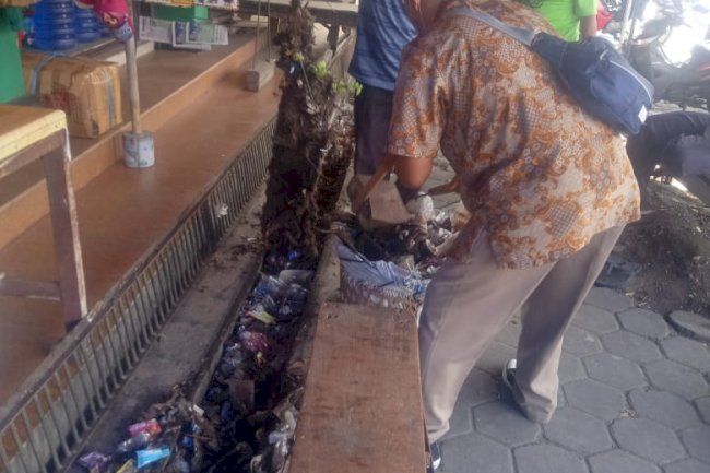 Kerja Bakti Pasar Kraguman
