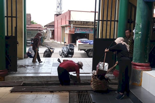 Kerja Bakti Pasar Puluhwatu