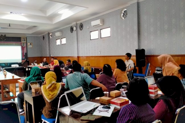Pelatihan dalam pengisian Aplikasi Simona