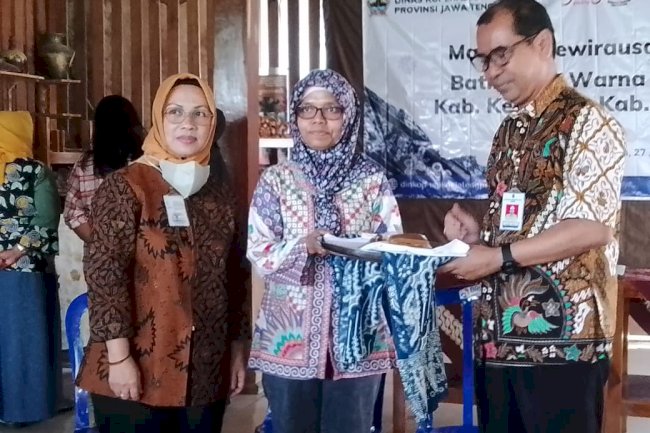 Magang Kewirausahaan Batik Tulis Warna Alam
