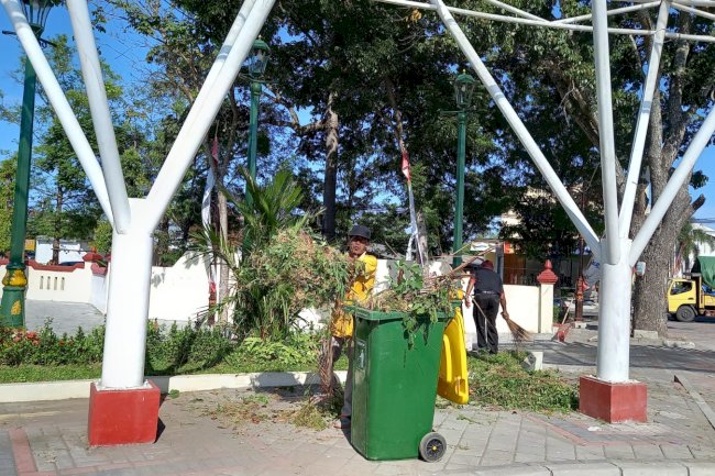 Kerja Bakti di Taman Kuliner MPP Klaten