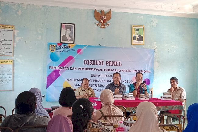 Diskusi Panel Pembinaan dan Pemberdayaan Pasar
