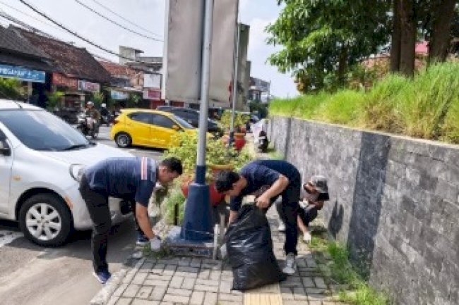 Jumat Bersih dan Pembinaan Pedagang