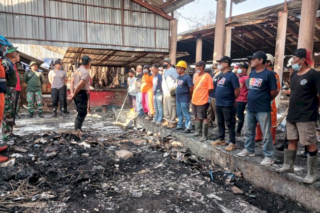 Pembersihan Massal Pasca-Kebakaran Pasar Sidoharjo