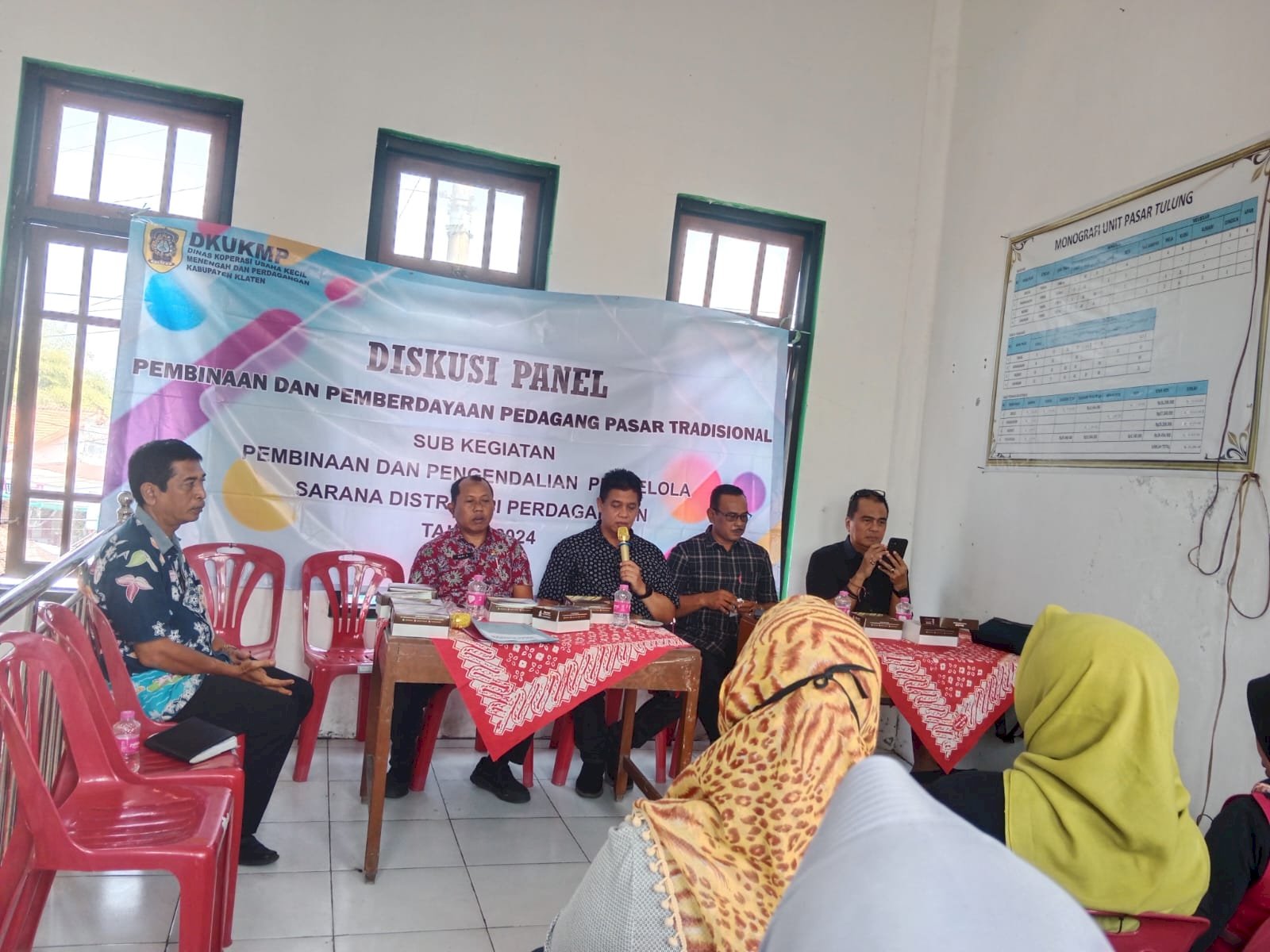 Diskusi Panel Pembinaan dan Pemberdayaan Pasar 