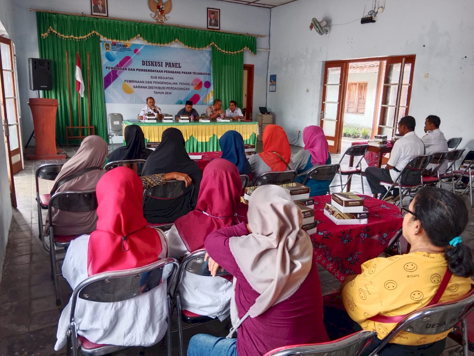 Diskusi Panel Pembinaan dan Pemberdayaan Pasar 