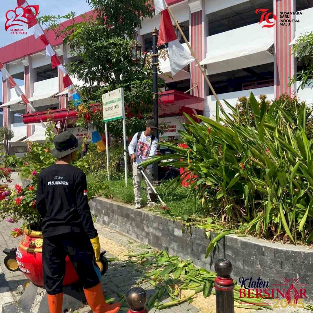 Kegiatan Jum'at Bersih di Pasar Gedhe Klaten