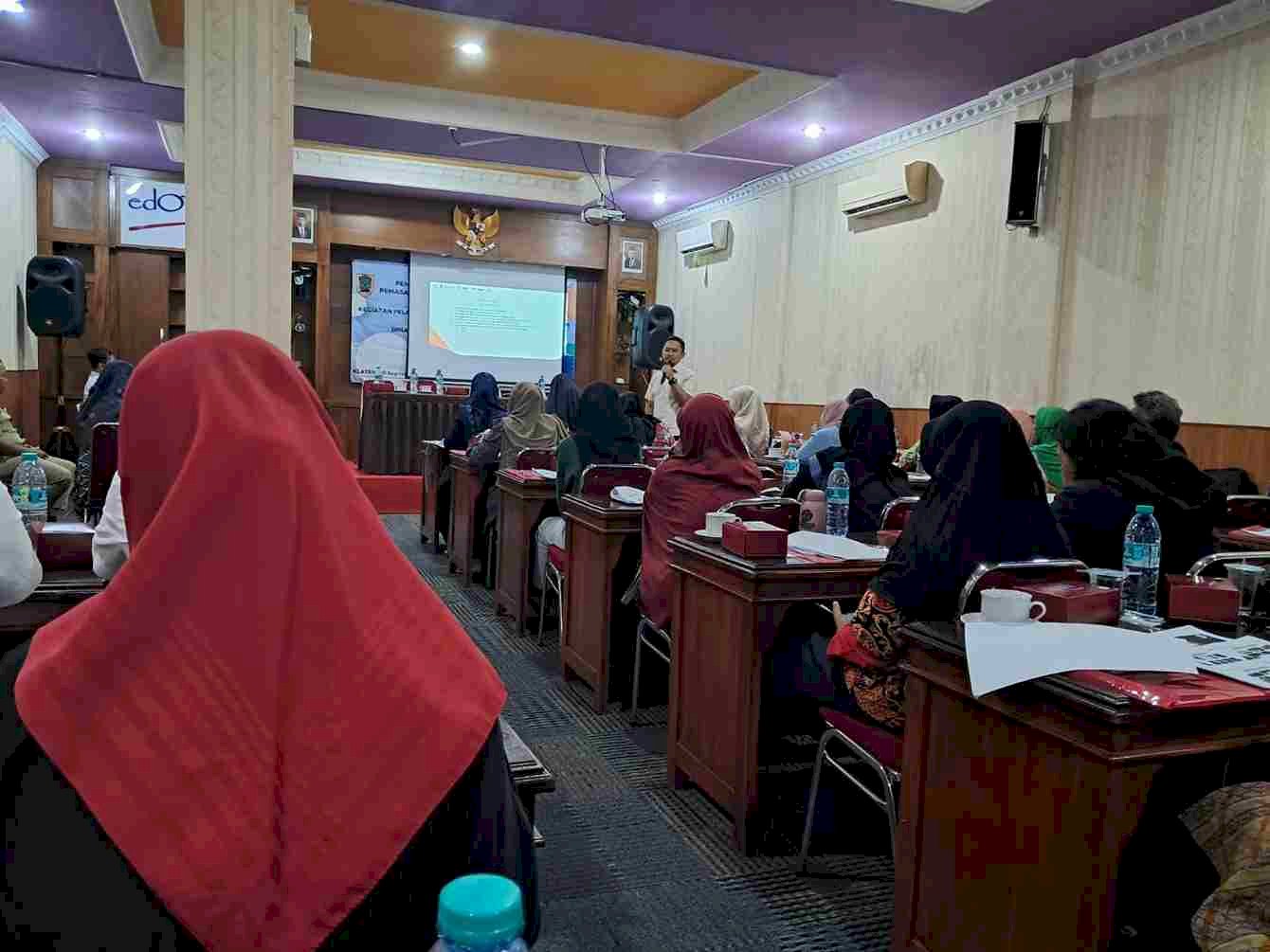 Pembinaan dan Sosialisasi Pengembangan Pemasaran 