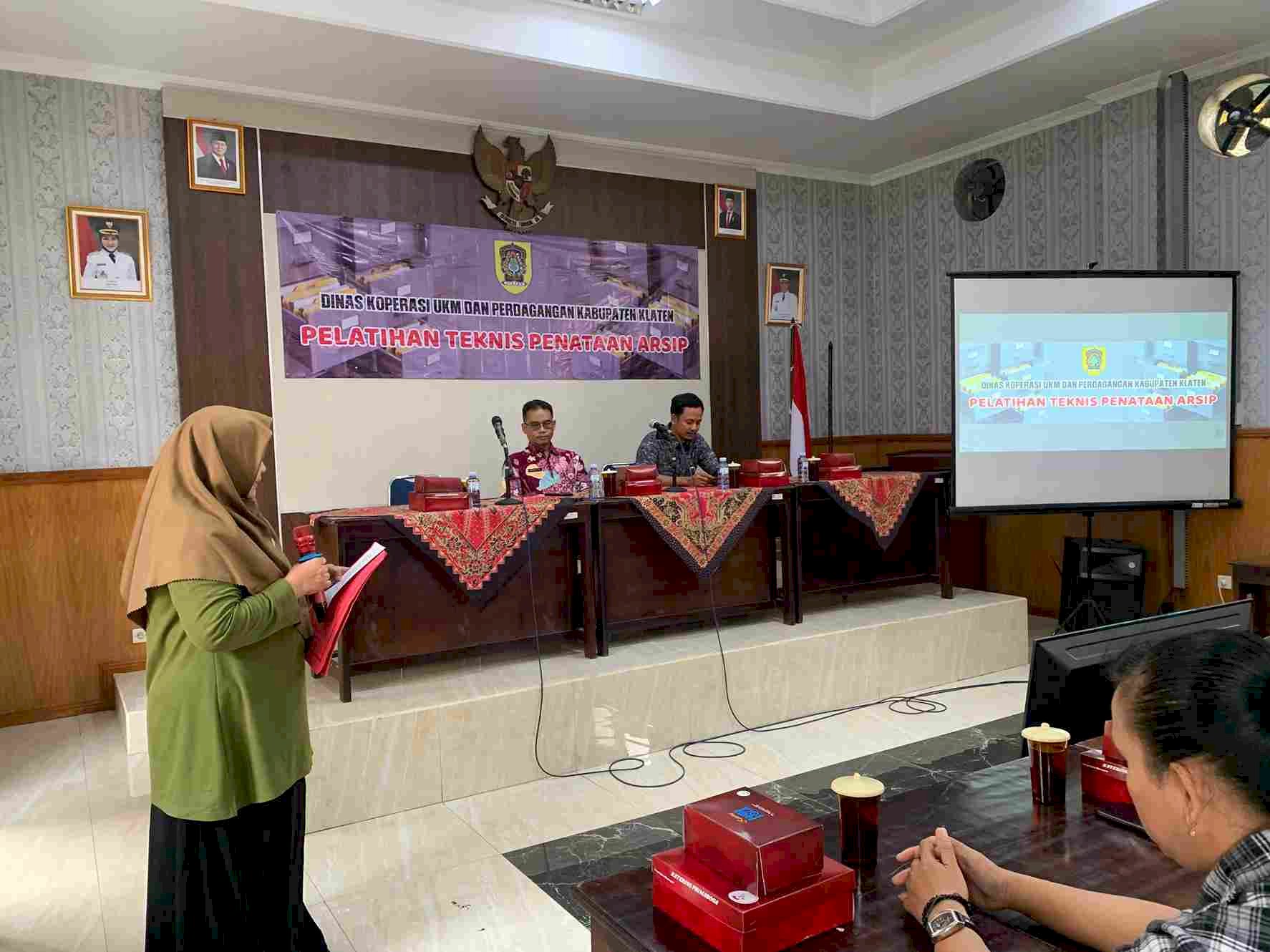 Pelatihan Teknis Penataan Arsip Bersama Dispersip Kabupaten Klaten