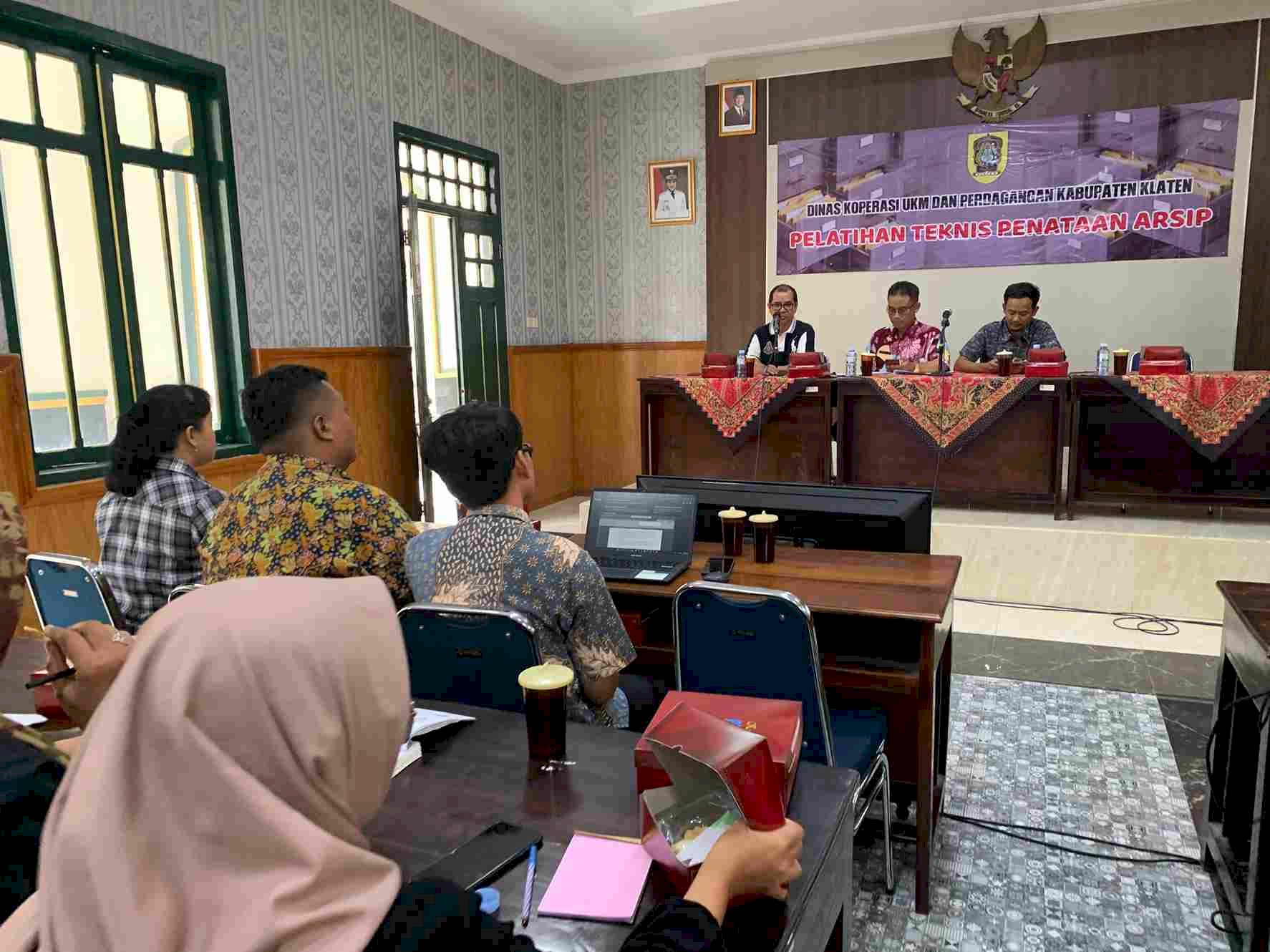 Pelatihan Teknis Penataan Arsip Bersama Dispersip Kabupaten Klaten