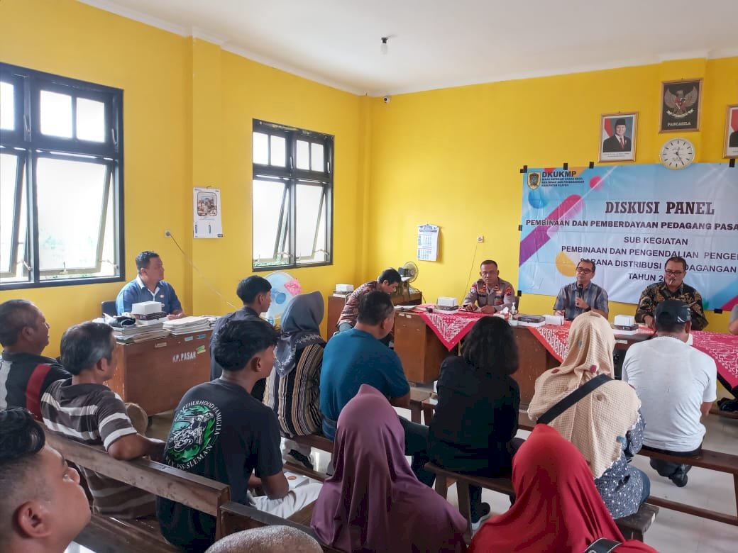 Diskusi Panel Pembinaan dan Pemberdayaan Pedagang Pasar Tradisional