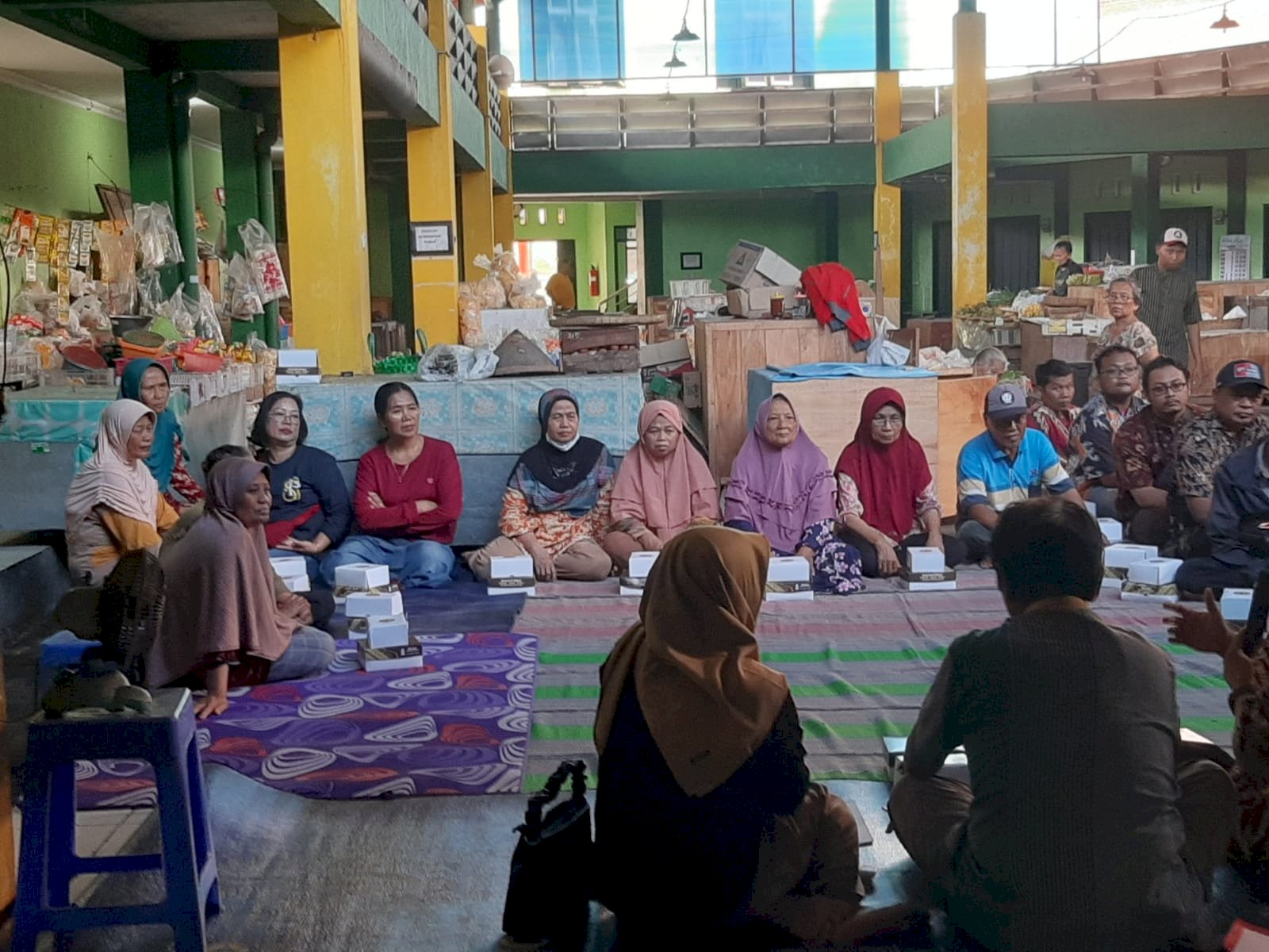 Diskusi Panel Pembinaan dan Pemberdayaan Pedagang Pasar Tradisional