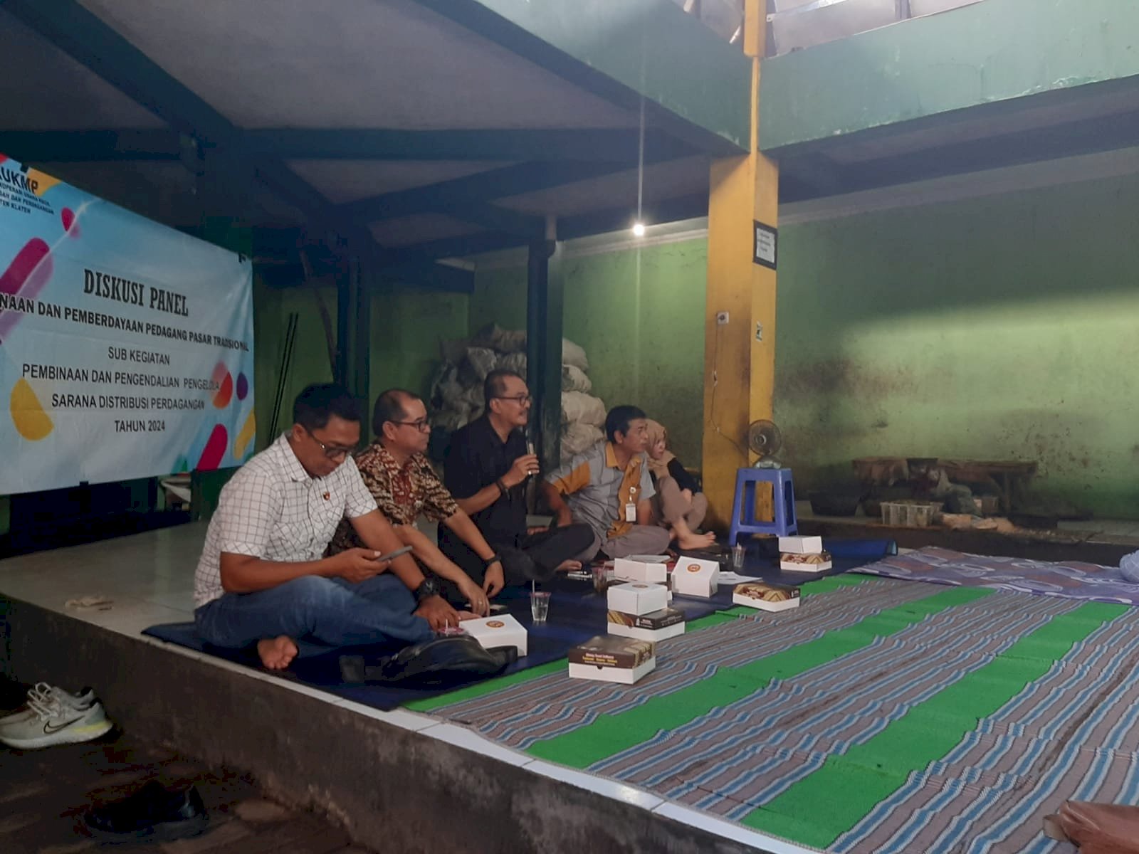 Diskusi Panel Pembinaan dan Pemberdayaan Pedagang Pasar Tradisional