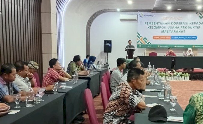 Sosialisasi Pembentukan Koperasi Pada Kelompok Masyarakat Kemiskinan Ekstrem