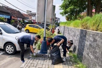 Jumat Bersih dan Pembinaan Pedagang
