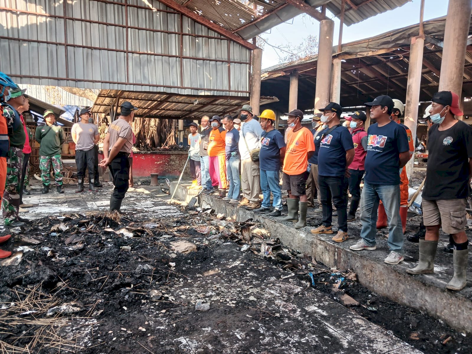 Pembersihan Massal Pasca-Kebakaran Pasar Sidoharjo