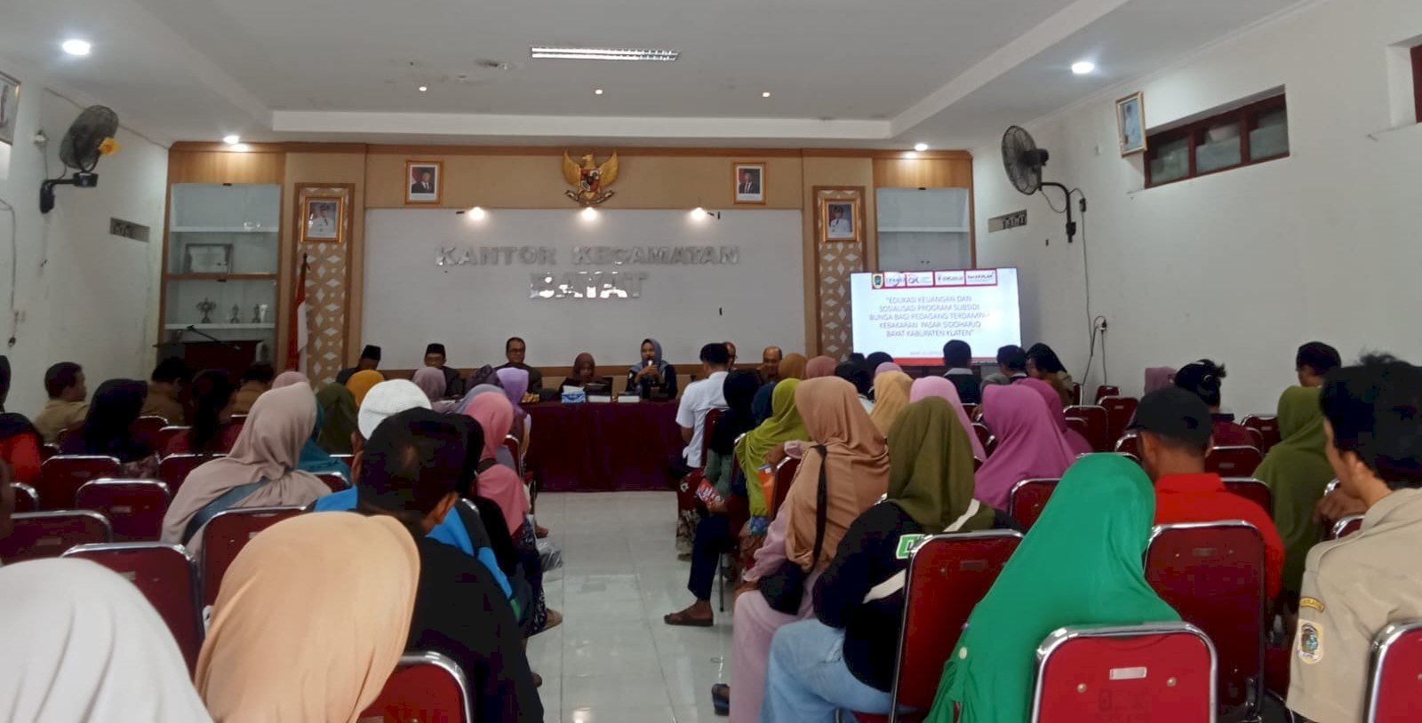 Edukasi Keuangan dan Sosialisasi Subsidi Bunga bagi Pedagang Terdampak Kebakaran Pasar Sidoharjo, Kecamatan Bayat